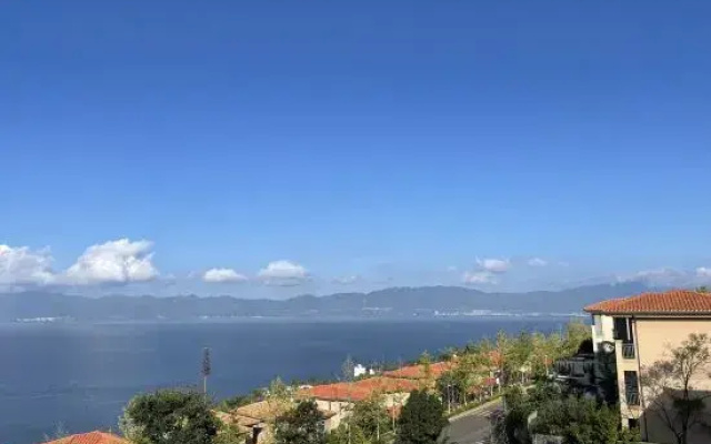 Fuxian Lake Xiangru • Chenxia Resort Hotel