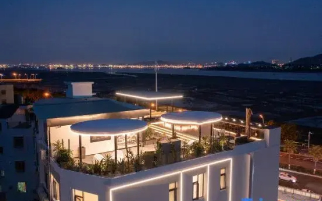 Xiamen Mountain · and Sea View Hotel