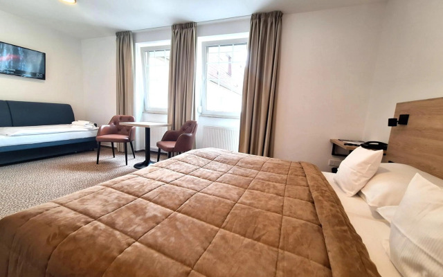 Hotel Avion