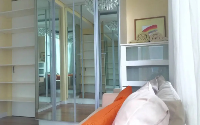 Elegant 2BR Apartment in Upscale Fort BGC Fast Wifi