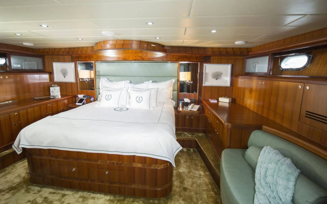 Miami Beach Luxury Yacht Charters