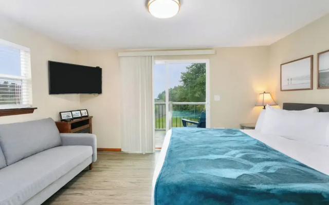 Breakwater Resort