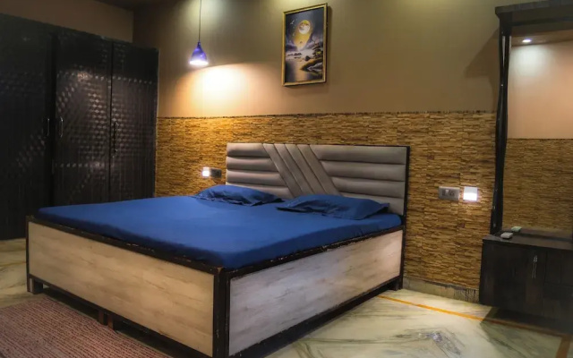 Let'stay- Sector 63A Noida