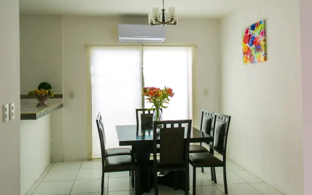 Casa moderna en segura Residencial Hacienda Chetumal