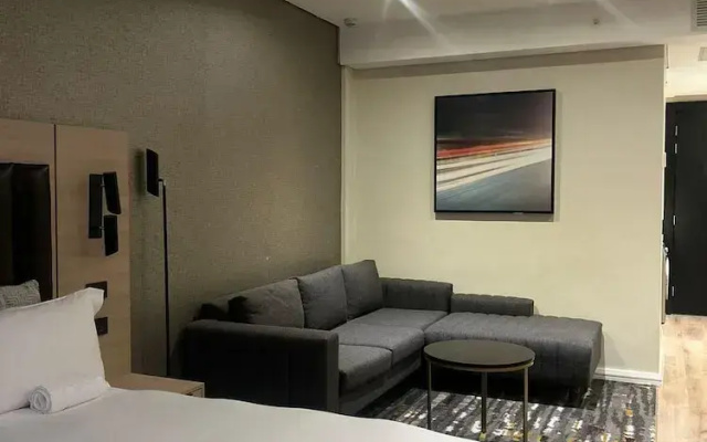 Luxury Apartment Sandton / no Loadshedding / Dstv