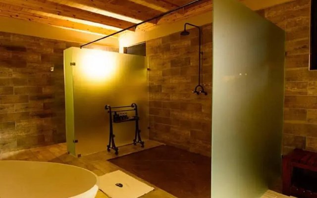 Callies Game Lodge Safaris