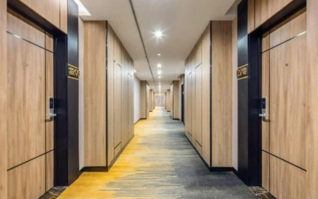 Saint Maur Hotel