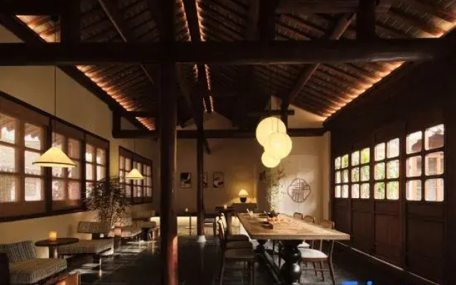 Unparalleled Courtyard（Xinchang Ancient Town）