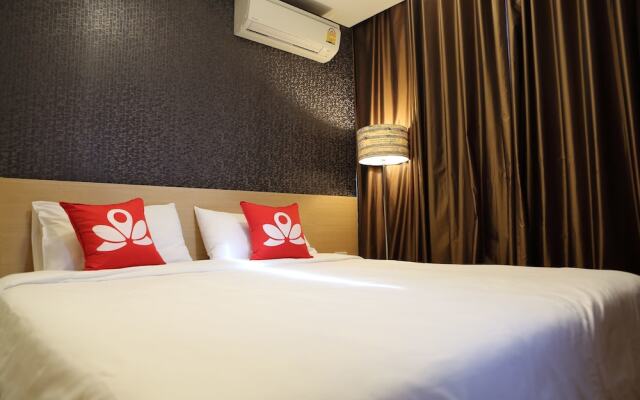 Отель ZEN Rooms Sukhumvit Soi 22 Бангкок вид на фасад