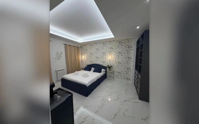 Della Vite Home Collection