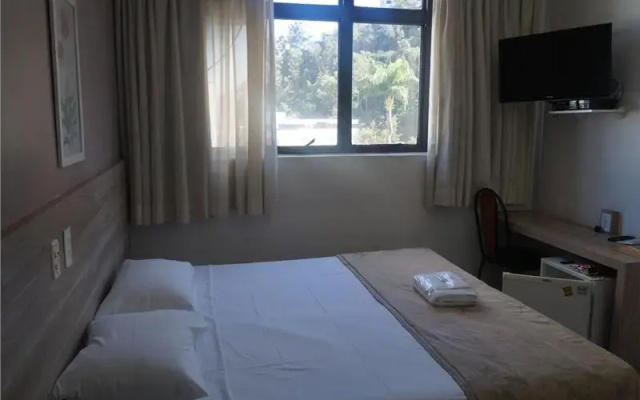 Rhud's Hotel