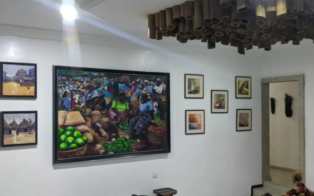 NatureMark Gallery and Guest House