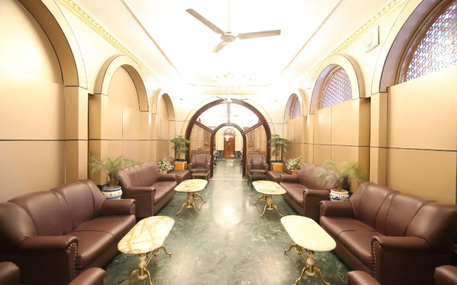 Capital O 37894 Hotel International