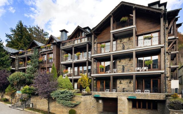 Отель Aparthotel Anyóspark Mountain & Wellness Resort Андорра, Сиспоне - отзывы, цены и фото номеров - забронировать отель Aparthotel Anyóspark Mountain & Wellness Resort онлайн вид на фасад