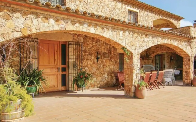 Inviting Villa in Calonge with Private Pool