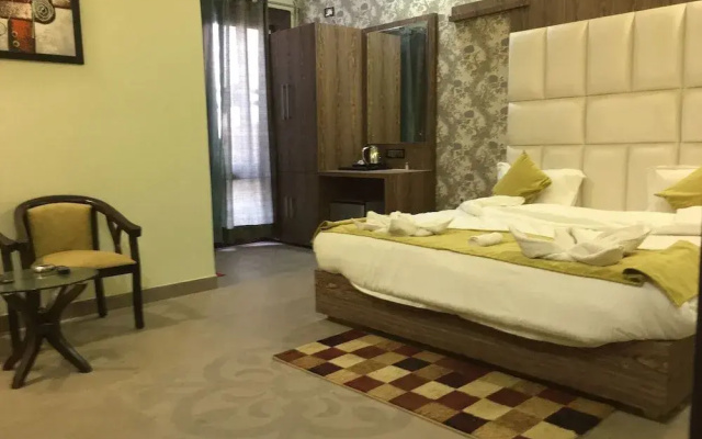 Hotel Ratan Royal Inn
