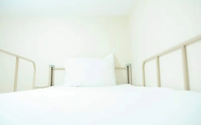 Comfortable 2BR Springlake Summarecon Apartment