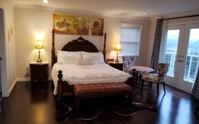 Squamish Highlands Bed and Breakfast