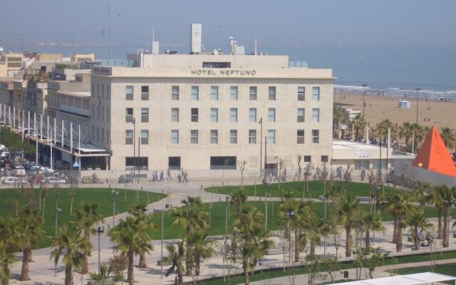 Neptuno Hotel вид на фасад