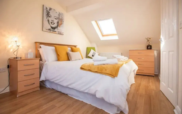2 Bedroom Apartment With 2 Bathrooms and Parking
