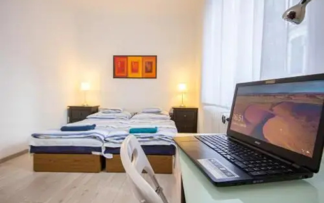 Andrássy Apartment with Inside Parking