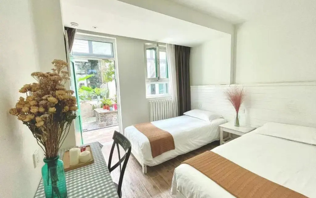 Peking Station Hostel
