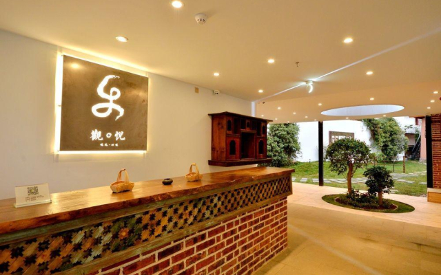 Lugu Lake Guanlanyue Inn