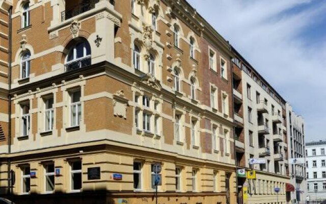 Emka Hostel in Warsaw, Poland from 76$, photos, reviews - zenhotels.com hotel front