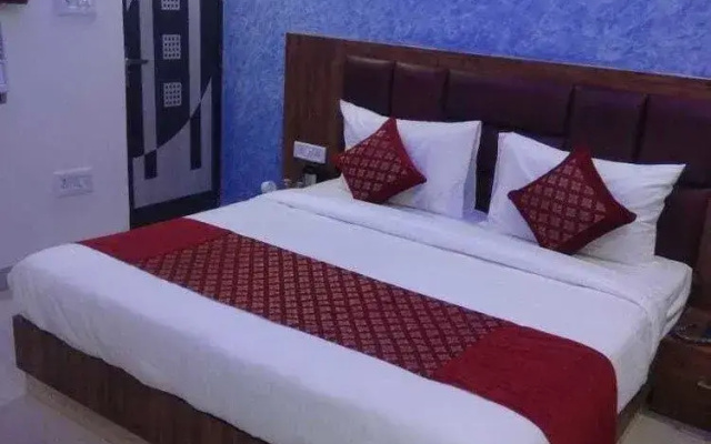 Airport Hotel Royal Inn