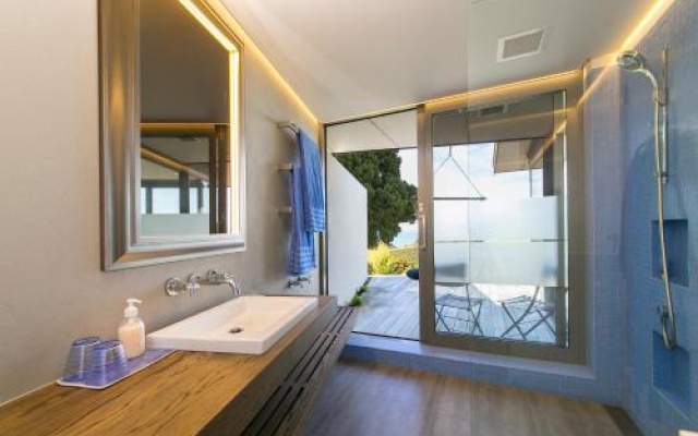 Waiheke Luxury Blue and Green Rooms