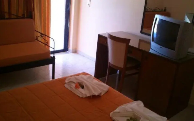 Roselands Hotel