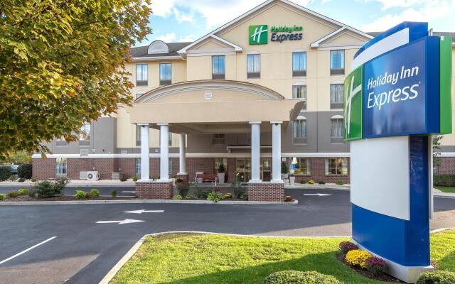 Отель Holiday Inn Express Haskell-Wayne Area вид на фасад