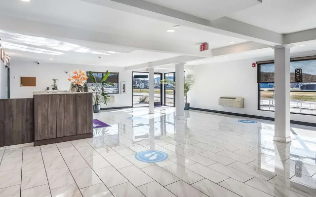 Motel 6 Peoria - East