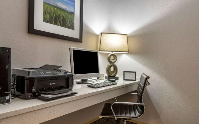 Best Western Oakdale Inn