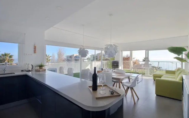 Luxury Apartment With Sea View