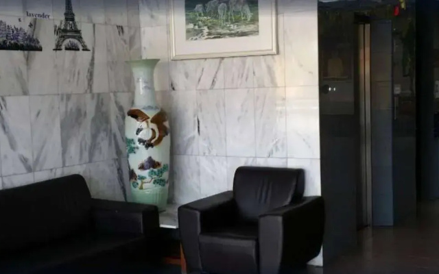 Dragon & Phoenix Hotel