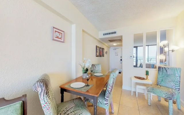 Hawaiian Inn 422