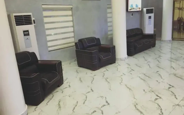 Gold Crown Hotel