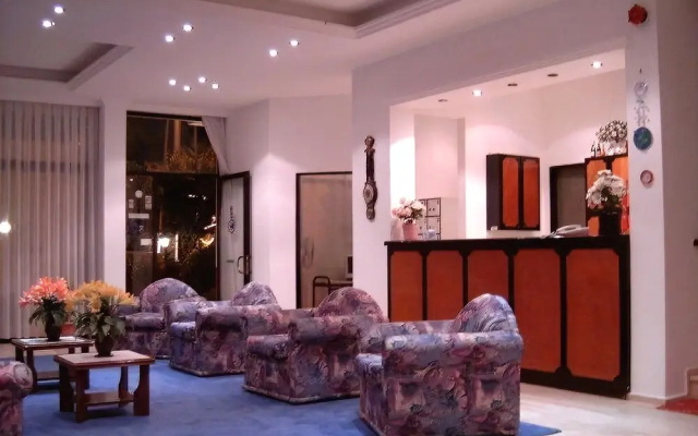 Kanarya Hotel