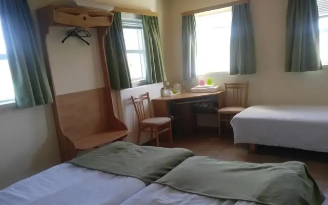Fosshóll Guesthouse