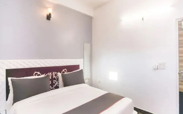Sangvi Palace Hotel