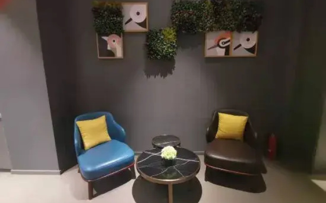 Homeinn·neo(Shiyan Wuyan Pedestrian Street Hong Kong City)