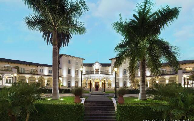 Отель Country Club Lima Hotel - The Leading Hotels of the World Перу, Лима - отзывы, цены и фото номеров - забронировать отель Country Club Lima Hotel - The Leading Hotels of the World онлайн вид на фасад