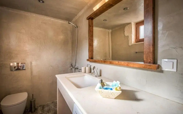 Elegant Fantasia Villa with Private Pool R244