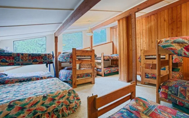 Harbor Creek Lodge