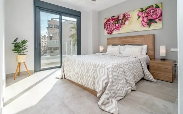 Inf4.2p - Modern City Apartment Near the Beach