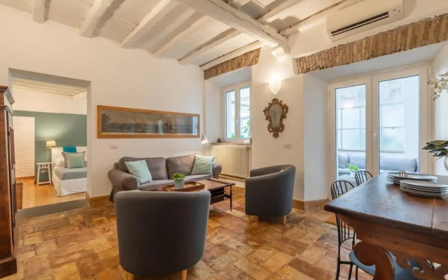Trastevere Duplex Apartment