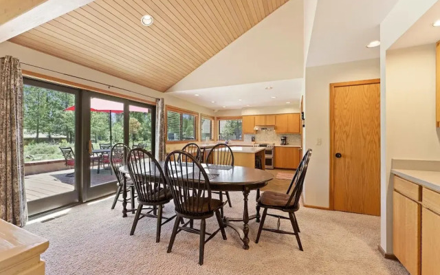10 Tan Oak