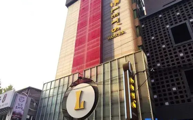 Let's Stay Hostel
