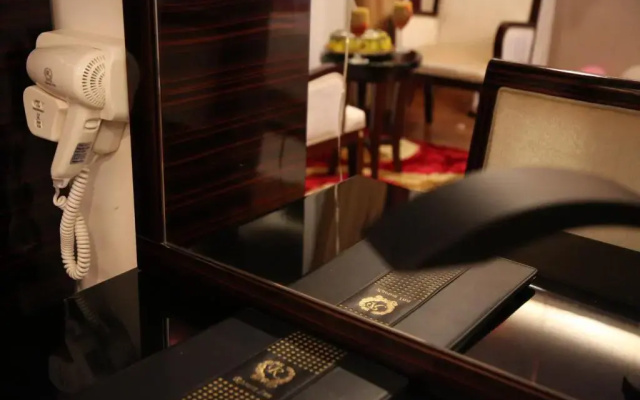 Raoum Inn Hotel Apartments Corniche